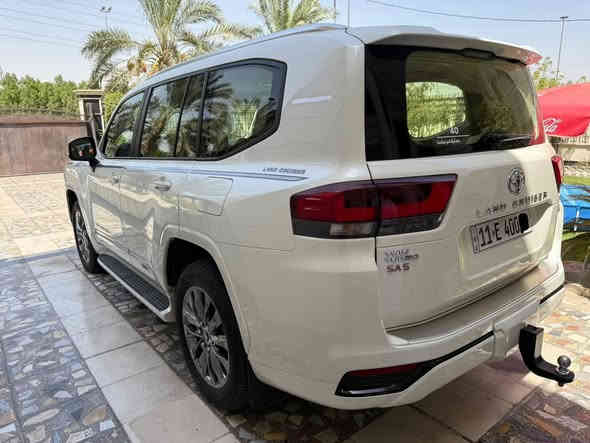 لاندكروز  GXR 2023

 السياره ماشيه (8000)   وكالة SAS 
بعدها بلضمان 

مغلفه بشركة.   ppf

رقم بغداد تحويل مباشر 

محرك  توين توربو 

فول مواصفات
1 حساس امامي خلفي
2  شاشه حجم كبير. + شاشات خلفيه
3 شاحن موبايل   وايرلس
4جنطه كهرباء (شفط)
5داخل جلد بيجي 
6ويل كروم
7 كراسي كهرباء
8 اشاير  جانبيه 
9 زراك لايت
9تشغيل عن بعد
10 فور ويل 4X4
 11فول تحكم ستيرن
12دشبول صاجي
وبعد بيها مواصفات هواي.

السعر 725 ورقة 

مكانها /بغداد حي الجامعه

هـ/***********
