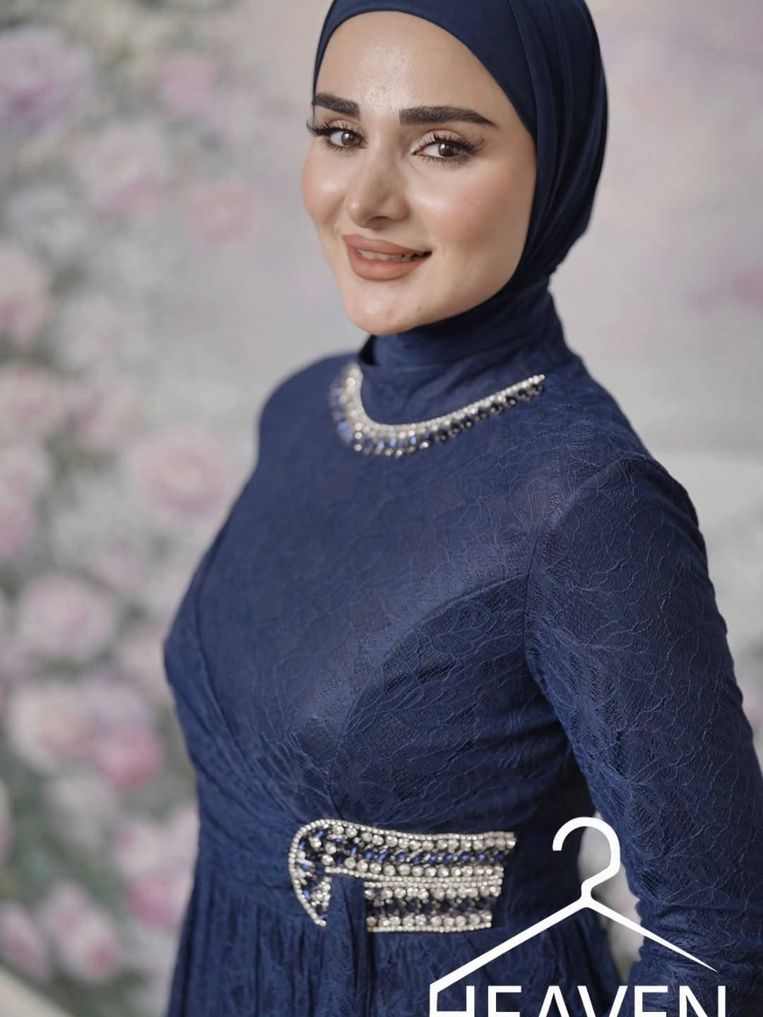 ✨ إطلالة فخمة بكل تفاصيلها ✨

فستان كيبور مبطن بالكامل، مطعّم بالستراس بتفاصيل راقية تمنحكِ لمسة من الفخامة والأناقة في كل مناسبة. 🤍

📏 القياسات: (يلبس من 38 إلى 46)
💰 السعر: 85,000 د.ع
🧕 الحجاب متوفر

📩 للطلب راسلونا دايركت
أو عبر الواتساب 📞 ***********

📍 عنوان البوتيك:
زيونة - شارع الربيعي - مجمع الألمنيوم - مقابل كوزمتك هدى يوسف✨
