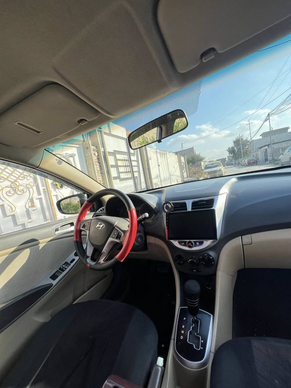 للبيع 
اكسنت مضلع 2013 
مكينه كير شرط 
سياره اكلين 
ماناقصها كلشي
110$ 
***********
