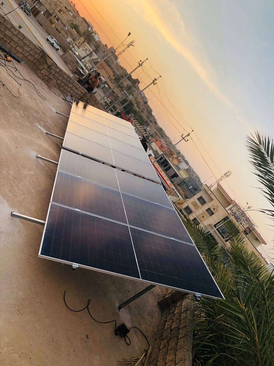 #أقساط #وبدون #مقدمة نظام منصة 🆕🆕🆕🆕
✅✅✅ للإتصال. *********** 
تم على بركة الله تنصيب منظومة طاقة شمسية من قبل مكتب #علي #الجميلي #للطاقة #الشمسية في #قضاء #الشرقاط في منزل السيد رياض خلف نجم بواقع 16 امبير  نهاري 15 امبير ليلي بتاريخ 3\6\2026 والتفاصيل كالتالي:-  ✅✅✅✅ 
1_الالواح عدد 8 جينكو 615 واط وجهين (n type) (16 bas bar) وتتحمل درجات الحرارة العالية وبضمان 15 سنة 
2_ انفيرتر 6 كيلو واط ضمان سنة واحدة
3_ بگج بطاريات ليثيوم 15 كيلو مع 8000 دورة شحن (Grade A) جديد لامستخدم ولا مجدد وضمان خمس سنوات 
4_ شاشة BMS موازن وحماية ضمان سنة
5_كيبلات DC و 4mm و1000 فولت مقاوم للظروف الجوية 
_وجوزات DC وجوزات Ac  
_صندوق للقواطع
_ ربط كوندكتر بارد منفصل عازل عن الوطنية
6_الحديد مغلون 1.5 انج
___________
سارع بحجز منظومتك  واستغل الفرصة مع فترة اعطاء تخفضيات لكافة المنظومات المنزلية والزراعية وبأقساط ميسر ومريح وبفترة زمنية طويلة بما يتناسب مع كافة طبقات المجتمع
_______________
بإدارة 
زيد الجميلي
***********
