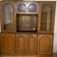 معرض.  للبيع. مكون من قطعتين /للاستفسار اتصل 07711352494