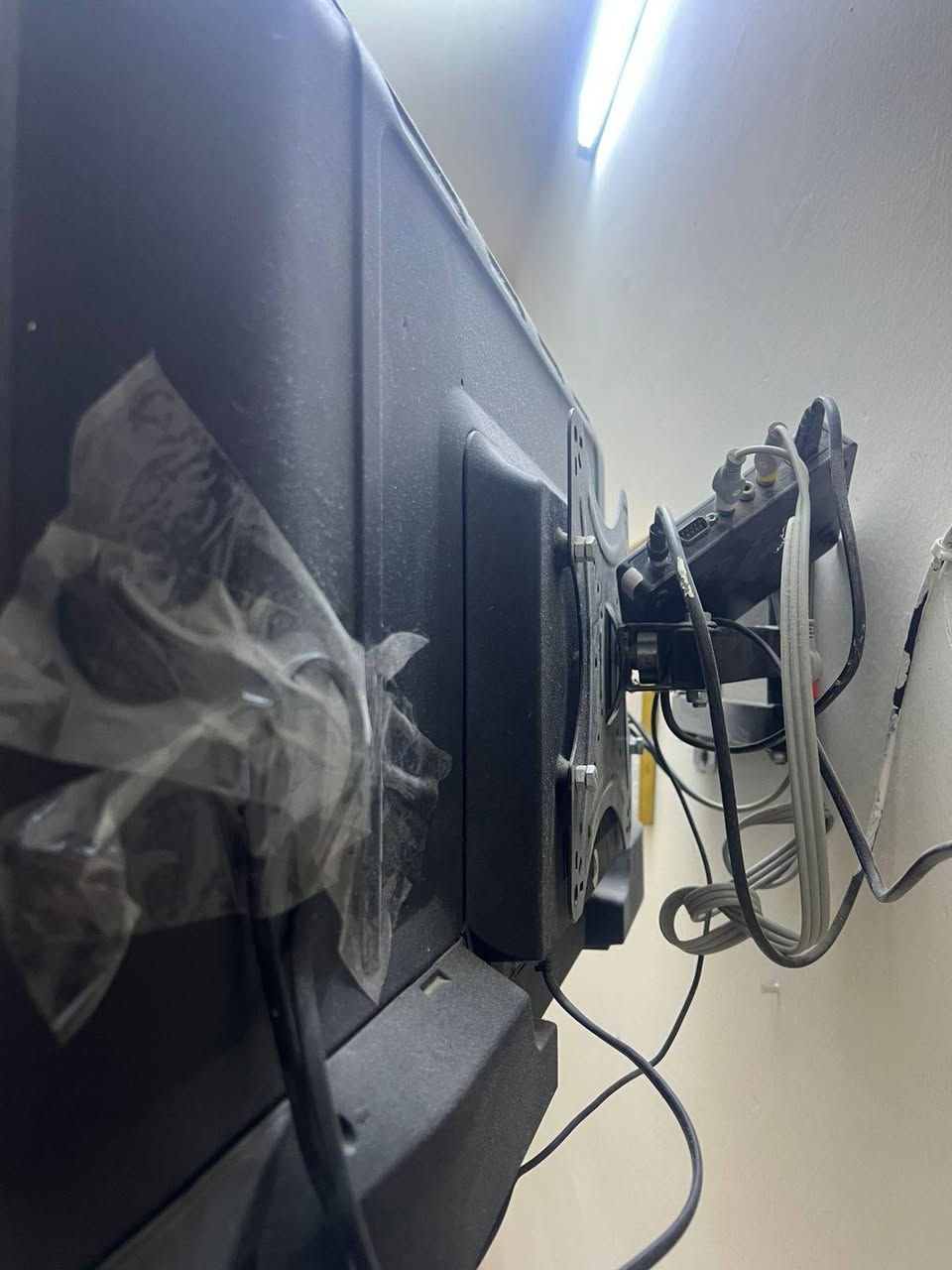 شاشه حجم 32 بدون نت وسعرها 110 وبيها مجال ونظيفه جدا.


**إذا كنت صاحب هذا الإعلان وتريد حذفه لأي سبب، رجاءا أرسل رسالة إلى الدعم الفني**