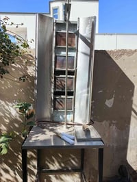 شواية گص جديده مع ميزهه استعمال قليل للبيع للاتصال على الرقم ٠٧٨٠٢٦٥٦٠...