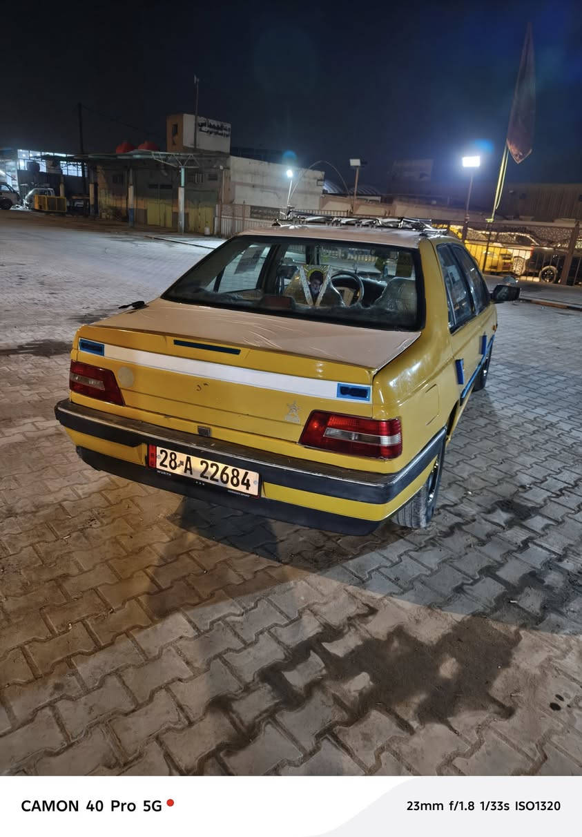 بيجو 405 رقم دولي هيئه وغرامه ماعليها بس 40 الف سياره جاهزه كير ومكينه وكهربايات تدفئه تبريد كلها شغاله سنويه لل 2030 راعيها بلنجف يمي مكاني نجف بيع او مراوس سعرها 35 وبيها مجال ***********
