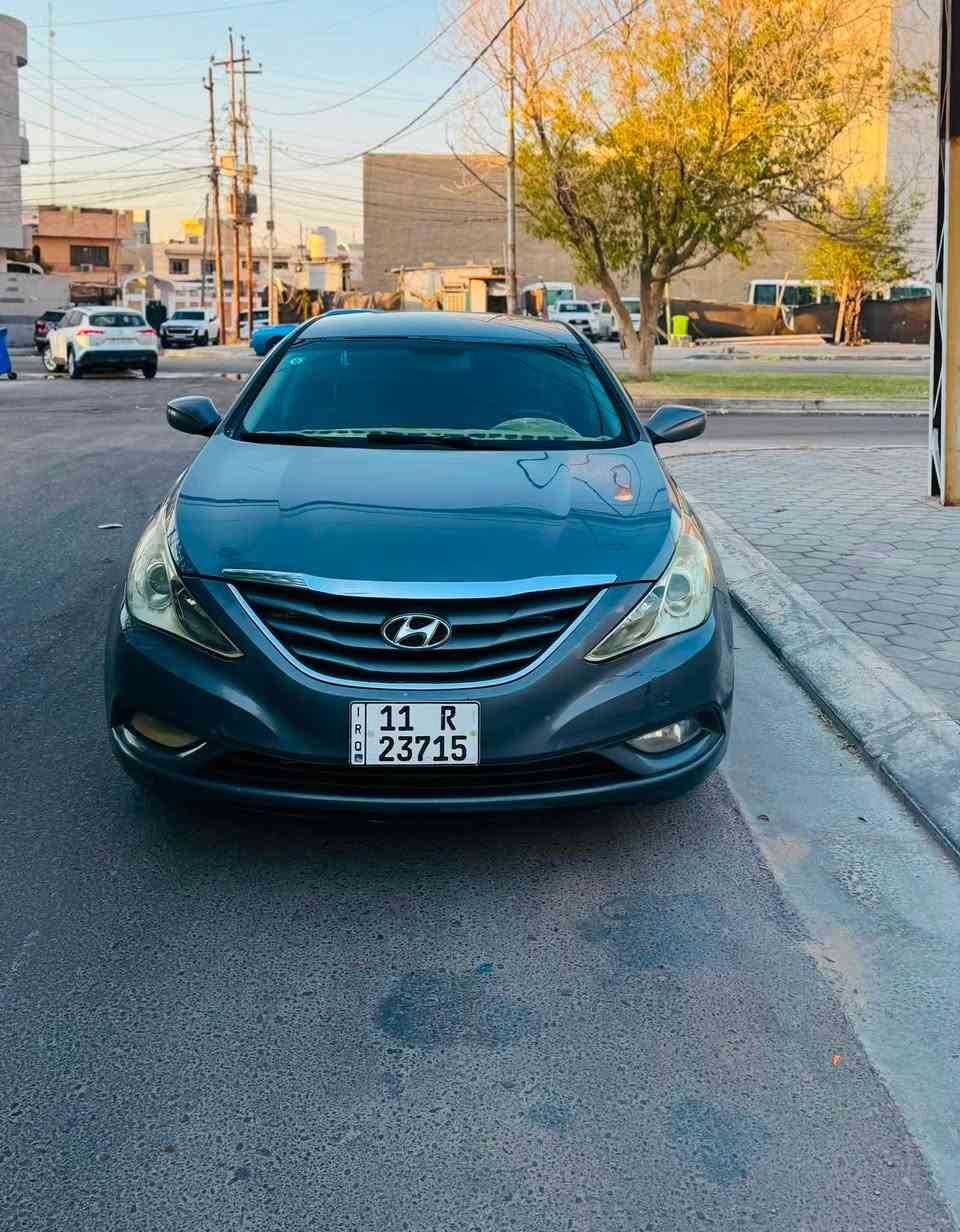 سوناتا موديل2012امريكي حادثها جاملغ لخلفي   وباب  وملاون لباب الي بصفها  بجم كبس  كير مكينه  جدد حداديه جديده تبريد  ثلج تخم تاير جديد السياره  مانقصها اي شي   مكينه2400 السعر 87وبيها مجال ***********مكان السياره كربلاء مركز مدينه

