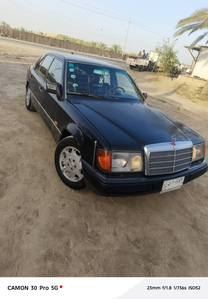 سلام عليكم سياره مار سيدس دب للبيع موديل 93 مكفوله من الكص ونقل الجثه والعيب الشرعي مكينه ثنين ونص وكير جديد قواعد بلاد كهرباءيات كامله مكمله سياره لا صبغ ولا معجون تبريد شغال سياره سنتر لوك تشغيل عن بعد وبصمه شاشه وكشانت جلد تخم تواير جدد وباتري جديد رقمه ذي قار  مشروع وطني سنويا لل28 بسمي السعر 57 وبيه مجال للشراي مكانه ذي قار سوق الشيوخ للاستفسار الاتصال على الرقم ***********
