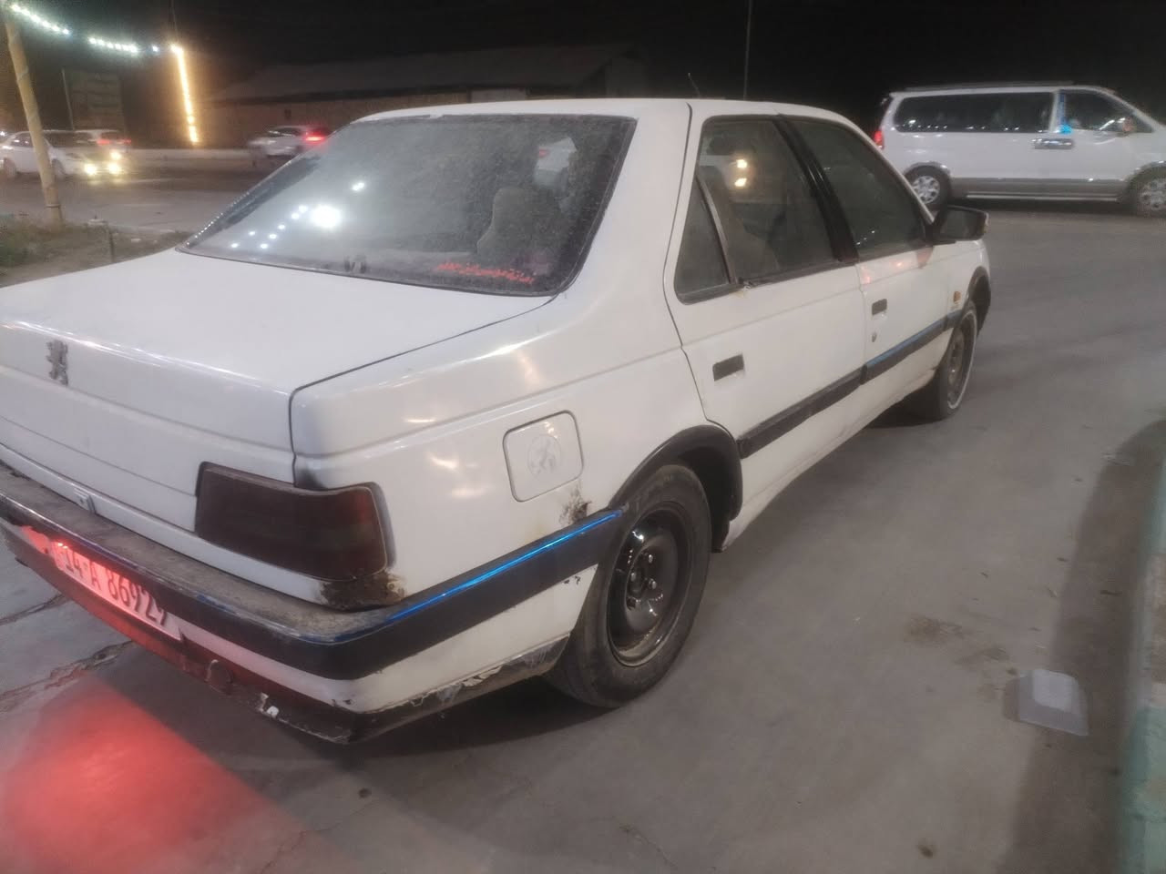 السلام عليكم ورحمة الله البيع بيجو فرنسي ٤٠٥ مكينه وكير جديدات حداديه جديده كهربايات شغاله تخم تاير جديد باتري جديد سياره ما مكفوله تبريد شغال دولي بسمنه تحويل كبل سنويه عضم مجدد ٢٨ السعر 26ورقه مكان السياره الدوانيه قضاه الشاميه رقم المبايل ***********
