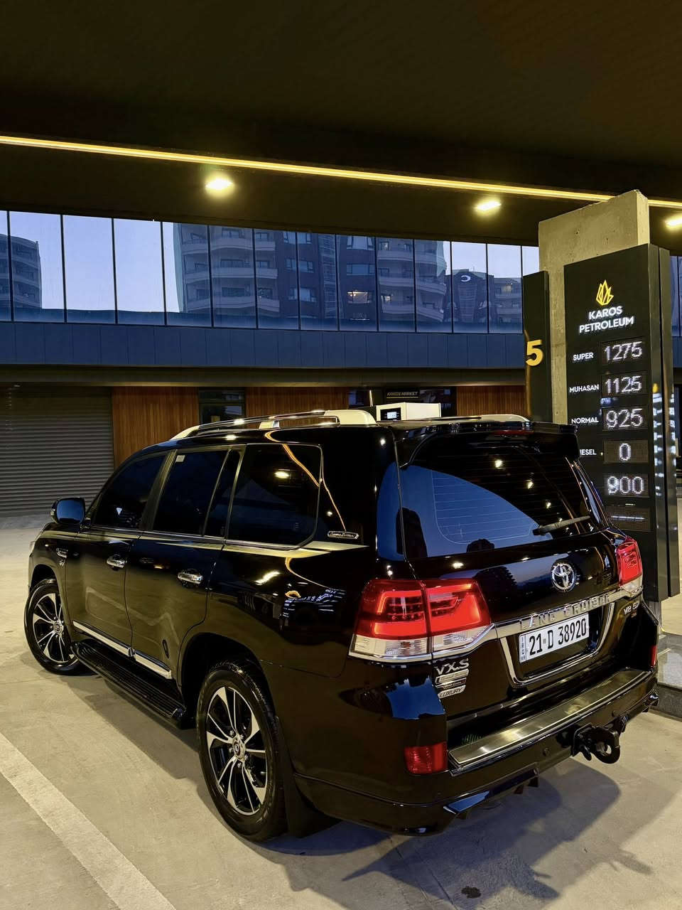 تيوتا لاندكروز 2020 ( لكزس V.X.S )
ماشآءالله  تحدا شرط ماكو هيج نضافطها
‎جكات
داخل ديزاينو
ستيرن كاهرباى
سندوق شفط
رادار
كشنات تبريد
٥كاميرات
محرك (5.700) ليكزز
‏‎ماشييه 53 كم حقيقي
‏‎لاندكروز VXS 
‎‏‎موديل.موديل 2020
‎‏‎فول مواصفات 1/1
‎‏‎السيارة مواصفات اللكزس 
‎‏‎-جوبلس تصعد وتنزل 
‎‏‎-شاحن لاسلكي 
‎‏‎- نضام ترحيب عند الاقتراب 
‎‏‎- دبل ماوس 
‎‏‎- شاشة تحكم لكزس 
‎‏‎- شاشات عدد 3 
‎‏‎-تشغيل عن بعد 
‎‏‎- كراسي كهرباء 
‎‏‎- مكينة V8 /5.7
‎‏‎-زراك لايت 
‎‏‎- 5 بصمة ابواب 
‎‏‎- سيستم صوت لكزس 
‎‏‎- ستيرن صاج 
‎‏‎- 8 ايرباك
‎‏‎- فور ويل 
‎‏‎- حساسات امامي خلفي 
‏‎ماشي 53کم
‏‎- نضام ايكو تقليل صرفية 
‎‏‎-ثلاجة 
‏‎مواصفات VX.S معروفة ما يحتاج اذكر لبقية 

‎ا‎مكفولة كفالة عامة من الدعامية إلى الدعامية 
‎ا‎بدون بارد بدون صبخ ،بدون رصعات ،بدون حتا شخط
‎ا‎،رمل مابي ،حتا لحية بدون صبخ بقية كلها بشرط

‎محرك كير بشرط مامفتوح
‎سيارة حيل نظيفة كلشي عل بلاد لوك
‎سنوية زنكة كلشي جديد مدفوع لـ2029
‎باسمي السنوية بشرط تحويل و خرامة 
‎سيارة مابيـها دينار مصرف كامل من كل نواحي

سعر567$
رقم صاحب سيارة ***********
‎‏‎
