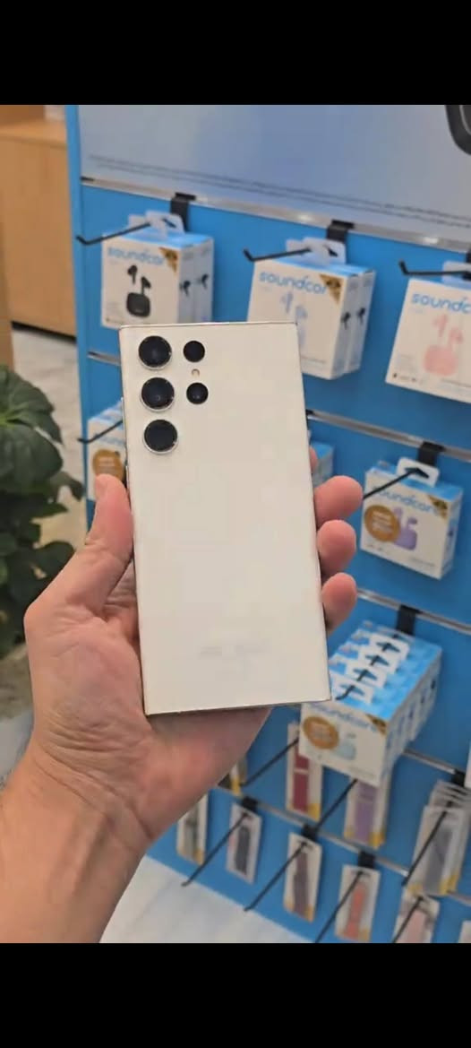 اس 23 الترا
جهاز نضيف ومابيه اي عيب
فقط طخات بل حافه بل شاصي خفيفه
ذاكرته 512 
  سعره 450 الف بي مجال بسيط
جهاز نضيف تجيني للمحل افحصه الك وتاخذه
حجز واتساب فقط
اول شخص يحجز يكون من نصيبه ❤


**إذا كنت صاحب هذا الإعلان وتريد حذفه لأي سبب، رجاءا أرسل رسالة إلى الدعم الفني**