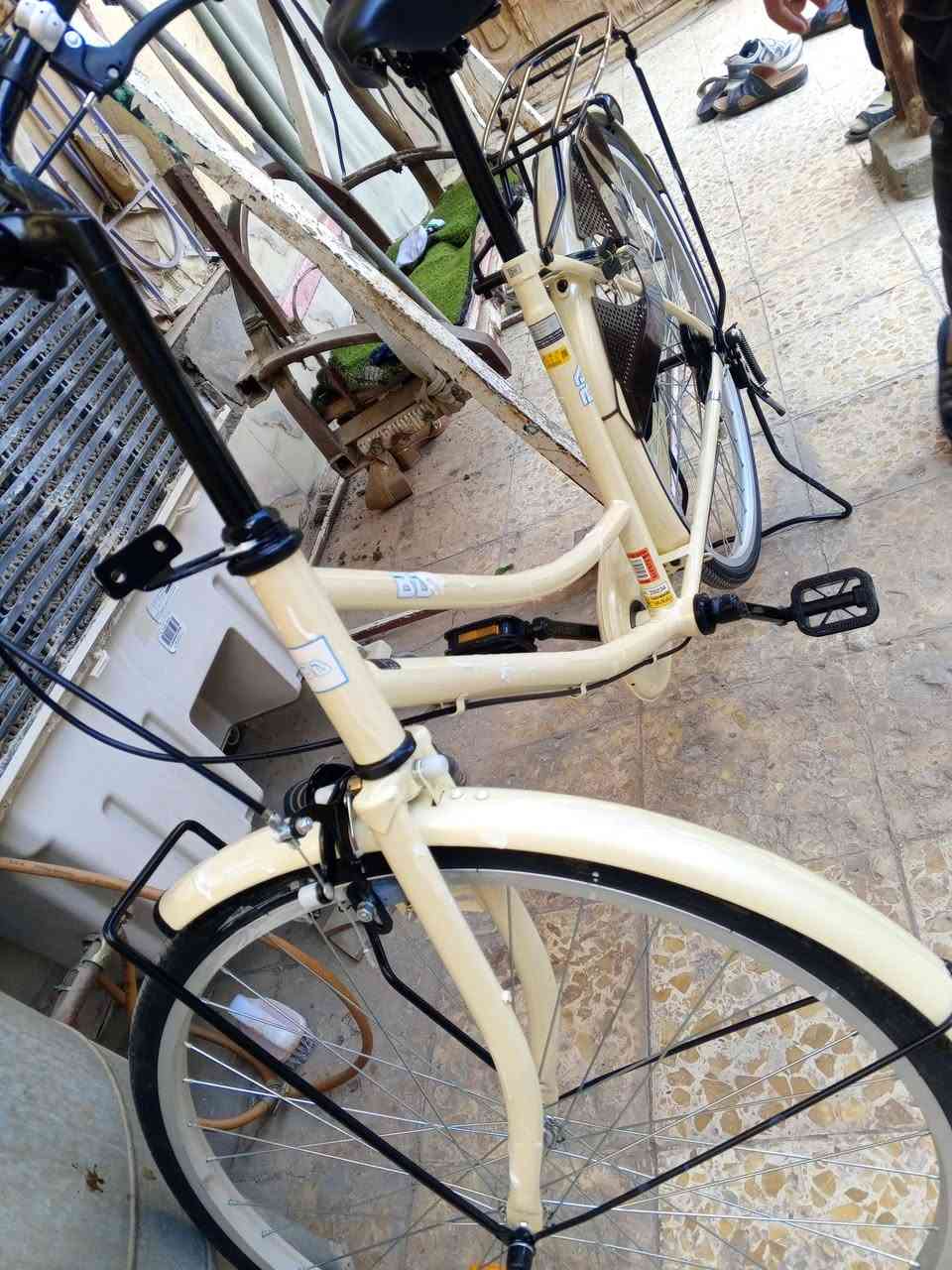 سلام عليكم للبيع ب150و بي مجال نضيف حاويه موديل 2019 مكاني الناصريه حيالشهداء  يراسلني الشراي يجي خاص***********
