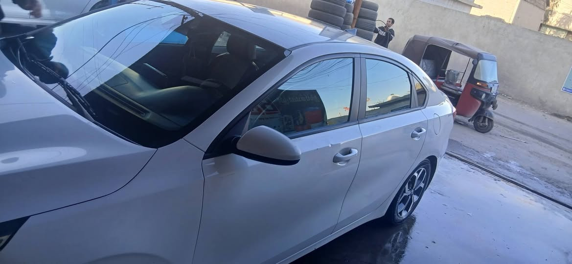 سلام عليكم فورتي ٢٠٢٠ سياره نص فول كامله بدون حادث بيه بنيدمبدل بس سياره بيه باره بل عراق ع وضه بل هلال مال جامالغ الخلفي بجم كبس مكفوله لغد وشاصي رايده ١٢٧مكان سياره المشتل ***********
