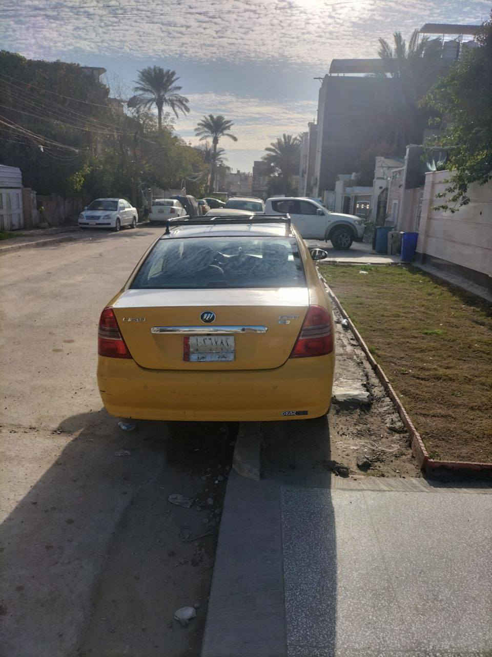 سلام عليكم ورحمه الله وبركاته 
اخوان سياره ليفان 620 محرك كوريله سنويه 28 
هيه وغرامه مصفره تتفه و تبريد شغال 
كهربائيات شغاله 
صدر حداده كامل 
سعر 42 بيه مجال 
التواصل ***********
سياره كامله مكمله
