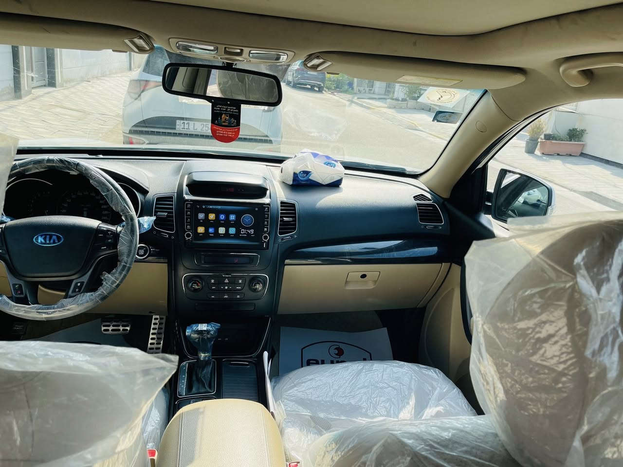 السلام عليكم كيا سورنتو للبيع (بدون مراوس) موديل 2014 ماشية 50 خمسين كيلو حقيقي خليجي فول مواصفات ١/١ ومكفولة كفالة عامة من الضربة ومن الصبغ ومن التبديل ومن البارد ومن الفتح ومن الشخط ومن التكحيل ومن كلشي موجود السونار وي الصور السيارة من 2014 عندي ولحد الان علة ايدي استخدام شخصي وبسمنة ممداورة استلام شركة وبسمنة حتة الفابلون والكتلوكات مال شركة بيهة سنوية وهزة جديدة رقم بغداد مشروع وطني تحويل ثاني يوم ماكو اي شكال 
مواصفات السيارة
(1) ماشية (٥٠) كيلو حقيقي+ حساسات امامية وخلفية
(2) بصمة+ بنراما+ انظمة قيادية
(3) اشايرة بل مري ومري شفط+ بصمة ابواب
(4) شاشة كبيرة+ كامرة خلفية+ تحكمات ستيرن
(5) سبعة راكب+ ثلاث قطع تبريد
(6) مكينة ستة سلندر مكفولة+ زراكات امامية
(7) كير ١٠٠/١٠٠+ كشنات جلد وكهرباء
(8) صدر وتبريد وتدفئة درجة اولى
(9) ميكانيكيات وكهربائيات وحدادية مكفولات
(10) تخم تايرات جدد+ داخل غرفة جديدة
(11) السيارة جاهزة مابيها اي نقص
(12) السعر (مناسب اتصل وتدلل) المكان بغداد الكرخ للاستفسار ***********

