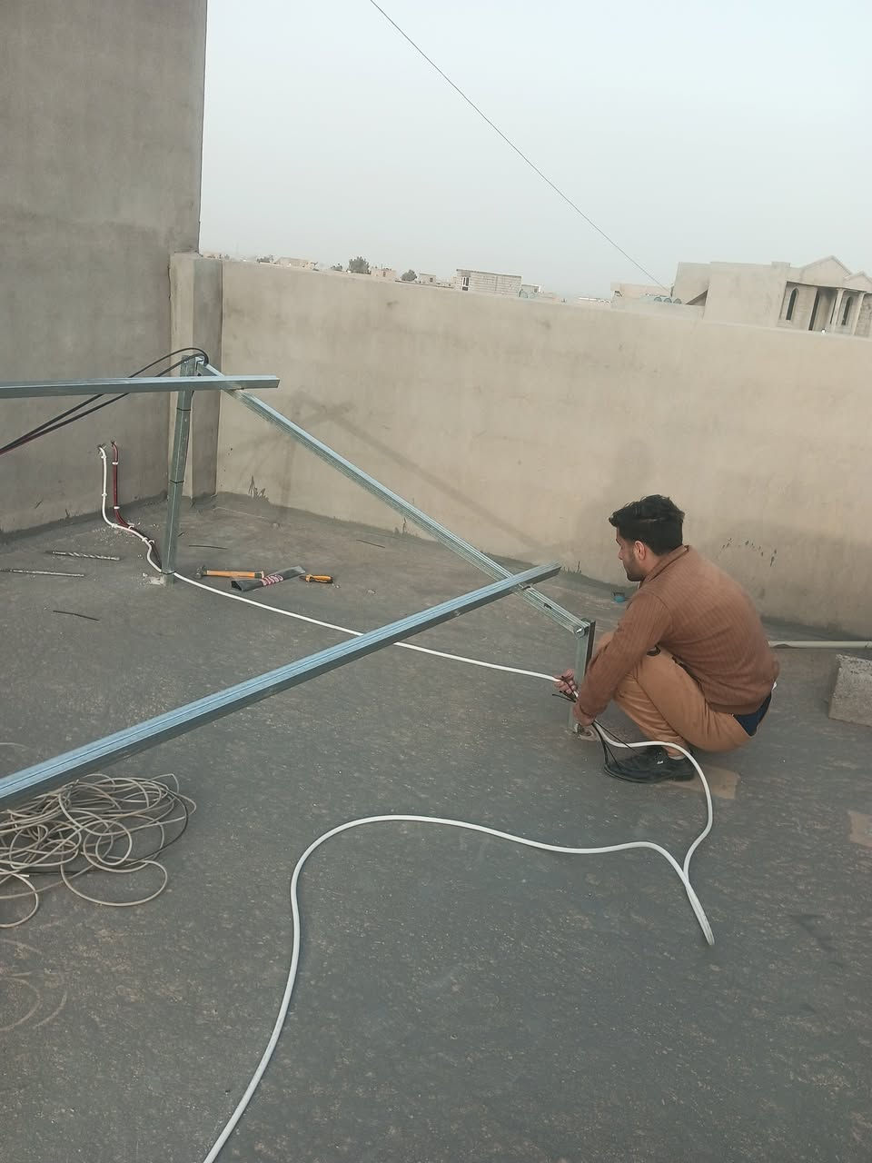 من عروض شركة الحجاب للطاقة الشمسية
تم بحمد الله نصب منضومة طاقة شمسية 🔋⚡
للعم (عبدالهادي ابراهيم حسن)
📍 في الشرقاط الخصم
     
                ⚡ القدرة:

☀️ 20 أمبير نهاري
🌙 15 أمبير ليلي

✅ مكونات المنظومة:
1️⃣ ألواح لونجي
🔹 10 ألواح قدرة 615 واط
🔹 ضمان 15 سنة ✅

2️⃣ بطارية ليثيوم SKE
🔹 سعة 15 كرواط 
🔹 ضمان 5 سنوات ✅

3️⃣ إنفيرتر  كرواط 6k (جناحين) 
🔹 ضمان سنة واحدة ✅

💰 أسعارنا مناسبة جداً وتنافسية
📊 نوفر لكم قائمة المواد مع الشركات المصنعة
🔎 حتى تتمكنوا من المقارنة والتأكد من الأسعار بكل شفافية

🔴 نعمل ليلاً ونهاراً ☀️🌙
✔️ غايتنا رضا زبائننا الكرام والالتزام بمواعيدنا
🎉 حياكم الله في شركة الحجاب للطاقة الشمسية
📞 الهاتف للاستفسار: ***********
