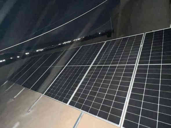 ✨ كما عودناكم… ونعودكم دائمًا بكل ما هو جديد وفاخر في عالم الطاقة الشمسية ✨
مع أفضل الأسعار اليوم، وجودة مواد عالمية لا تقبل الشك ⚡🔋

---

📢 إنجاز ميداني جديد يُضاف إلى سجل شركة النور الهندسية للطاقة الشمسية ☀️
تم بحمد الله تنفيذ منظومة طاقة شمسية  في قضاء الشرقاط  قريه صبيح ، بقدرة 16 باستخدام:

🔹 ألواح شمسية High Efficiency بجودة عالمية
🔹 إنفرتر نقي بمرحلة تشغيل عالية الاستقرار
🔹 أسلاك وإكسسوارات أصلية بمعايير الأمان الأوروبية
🔹 تركيب هندسي محترف يضمن استمرارية وكفاءة على مدار العام

⚡ المنظومة صُممت بعناية لتوفير طاقة مستقرة تُلائم متطلبات العمل التجاري بكفاءة عالية وتكلفة تشغيل صفرية تقريبًا.

---

🌟 اليوم الأسعار غير… وجودة المواد غير
نوفّر لكم أفضل الأنظمة وبمواصفات عالمية مُعتمدة، وبأسعار مناسبة للمكاتب والشركات والمواطنين.

---

🔋 كما نعلن توفر بطاريات تايكو الأصلية – بخلايا EVE MB31 العالمية
✔️ 8000 دورة حقيقية
✔️ أداء قوي وعمر طويل
✔️ مناسبة للمنظومات المنزلية والزراعية والتجارية
🟢 أسعار منافسة جدًا – بيع جملة ومفرد

---

🎥 وتتوفر أيضًا كاميرات مراقبة عالية الدقة (HD & FHD)
للاستخدامات: المنزلية – التجارية – المؤسساتية
مع خدمات تركيب وصيانة وضمان حقيقي.

---

📍 الموقع: صلاح الدين – الشرقاط – قرية الحورية – مجاور محطة الأرجوان
📞 للتواصل: *********** – ***********

🌟 شركة النور الهندسية للطاقة الشمسية
الخبرة – الجودة – الثقة … في كل مشروع ننفذه ⚡
