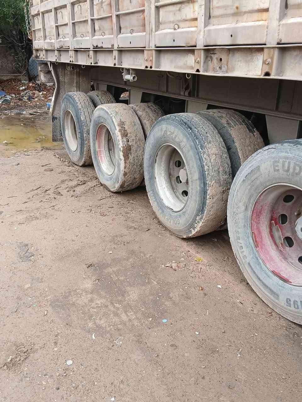 عربانة اوربية للبيع اربع محاور تلاثة ١٤ صيني او الرابع اوربي شريط صيني عربانة مكفولة من الفطر او الكسر السعر اتصل ***********
