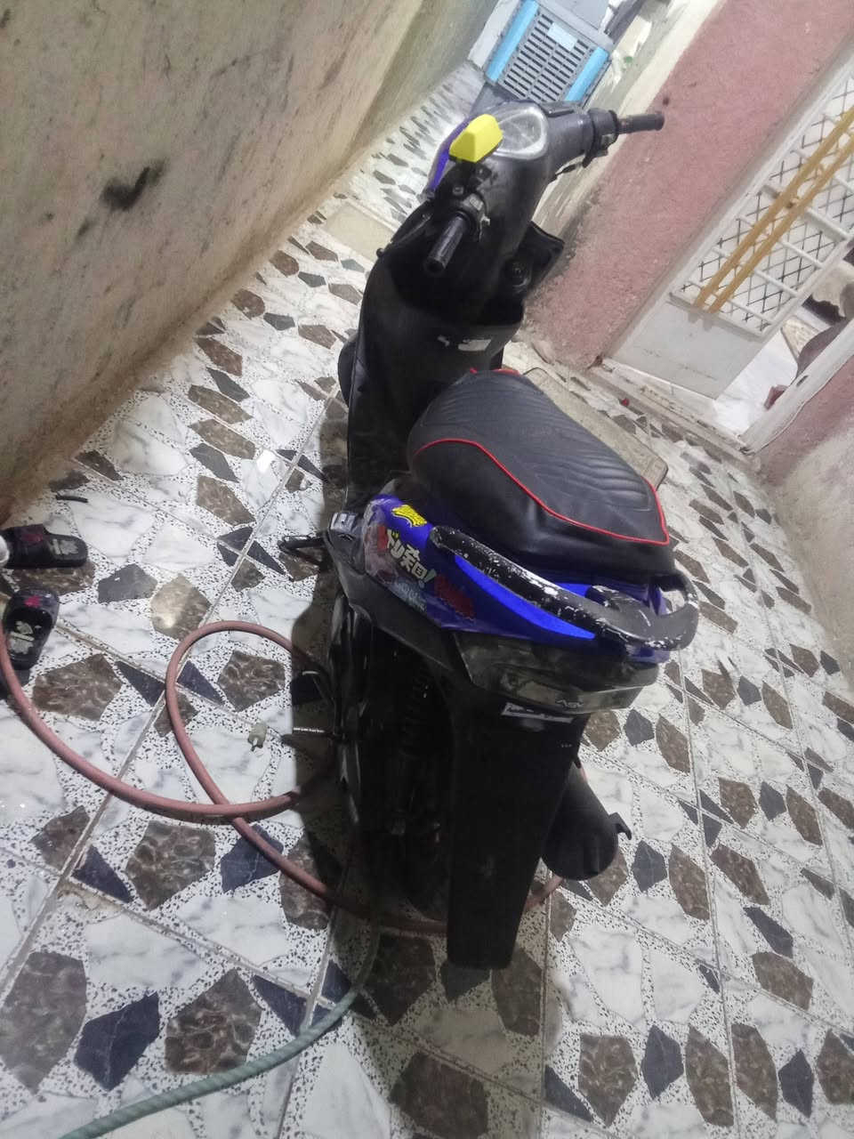 ماكس عدله سلف هندر شلعه معدل كهربايات كلها شغال؟ مكينه ناعمه ؟بيه تبخير قليل ***********الشعب
