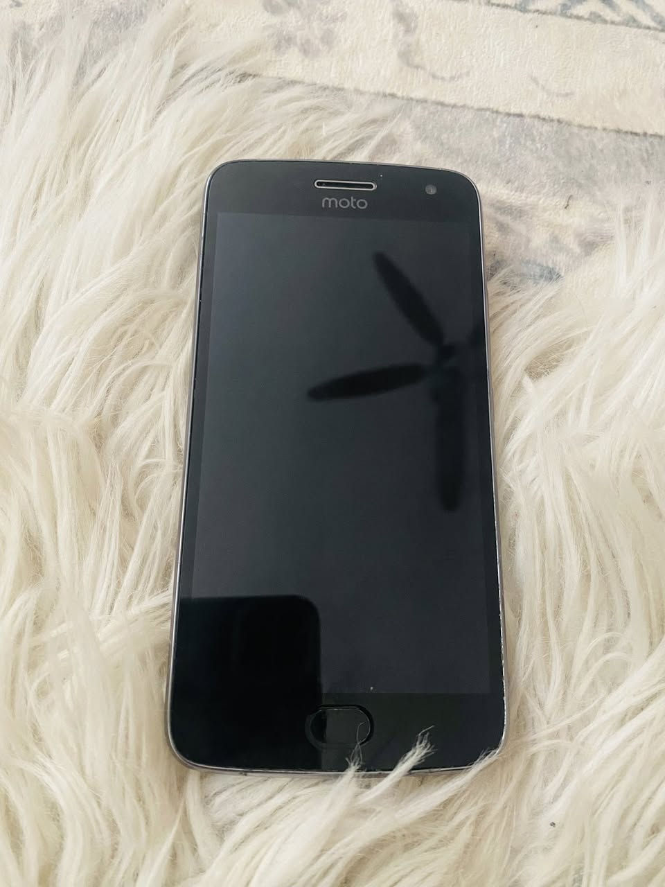 موتريلا امريكي اصلي ذاكره 64 سيمكارت ورام نضيف كلش بحالة الوكاله موجود توصيل السعر ٤٥


**إذا كنت صاحب هذا الإعلان وتريد حذفه لأي سبب، رجاءا أرسل رسالة إلى الدعم الفني**