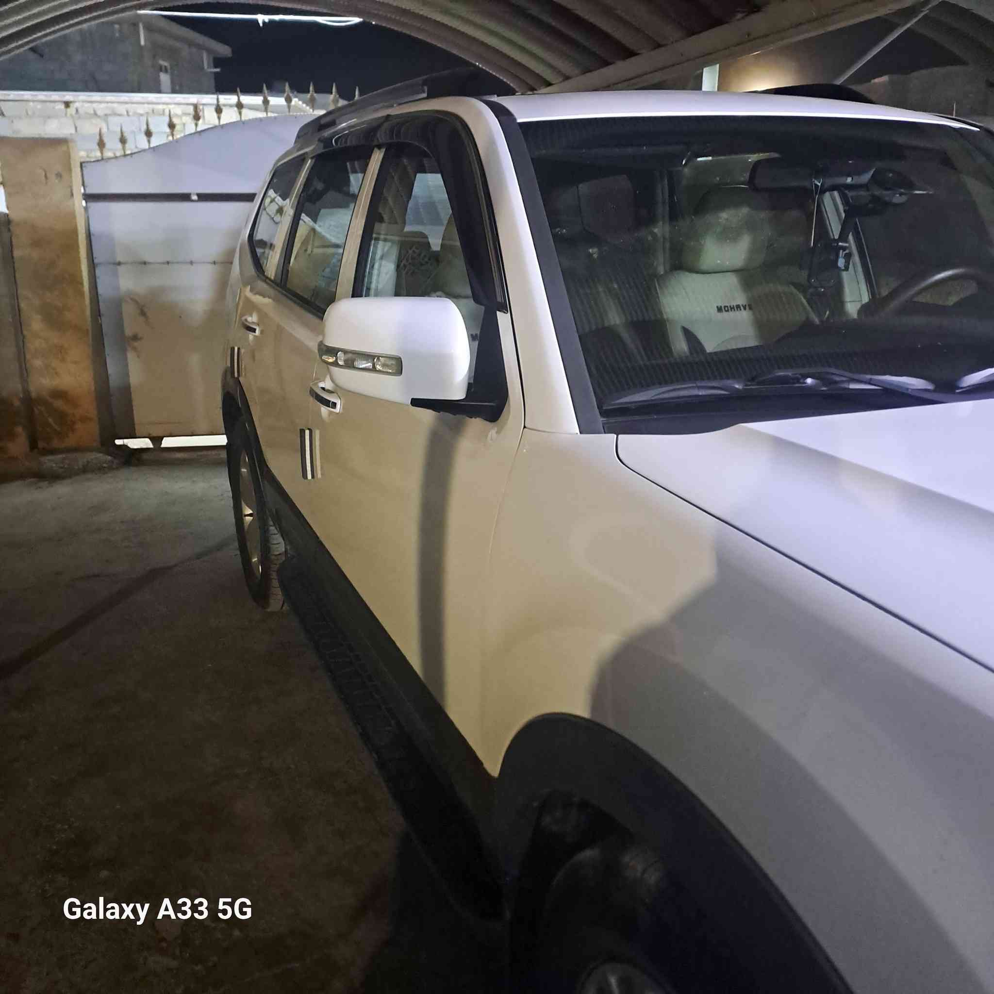 موهافي ٢٠١٣ بغداد ماشية ١٢٤ الف واحد على واحد فول مواصفات تبديل جاملغ الأيمن فقط واصلي اثر طخة بسيطة جدا وباسمي 
السعر ١٧٠ وبيه مجال الاتصال على *********** العنوان بغداد قرب سيطرة العبايجي
