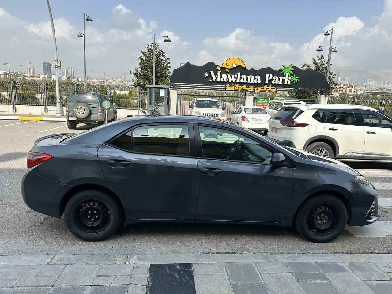 للبيع كورلا S
السعر   88 السياره جديده 
***********
موديل 2016 
تحكم ستيرن 
تثبيت سرعه 

 ماشيه السياره 130 
حجر بلادي 
تايرات جديد 
وياله جديد 
داخل لونين 
بدون ايرباك حادث بسيط
كير مكينه جديد 
السياره بيهه حادث بس بونيد 
بدون دواخل بدون شاصي 
وبيعه ٤ قطع بس صبغ بدون حادث ولقماره هم صبغ اثر جراد السياره جاهزه وجديده 
تبريد ثلج 
رقم أربيل تحويل ثاني يوم 
مكان السياره ديالى خانقين
