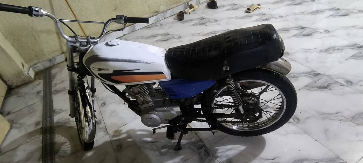 بدون سعر 340 بيها مجال قليل المكان حي الرحمه ثاني قرب مستشفى البناني هاتف ‏‏‪0775 064 9685‬‏
