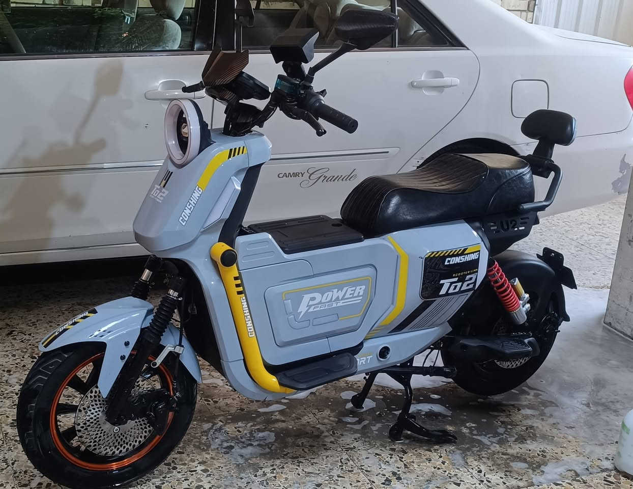 دراجة شحن من نوع TO2 او U2 نضافه 95
كلشي بيها جديد + سريعه ورزنه ووزن وترتيب بشلعه جميله

موصفاتها

کشن كبير نفرين وتكيه

صندوق قفل امامي

بطاريات 6 ومداراه بالحشن

2000 الملف

4 نمر بتسارع جميل شلعه

تجي شاشه كبيرة وتضهر العطل

وبيها بك رجوع مع قفال سرعه

كهربائيات اضويه كلها شغاله

مرايات وستاند حامل موبايل جديد 

السعر ٦٧٥الف

***********
