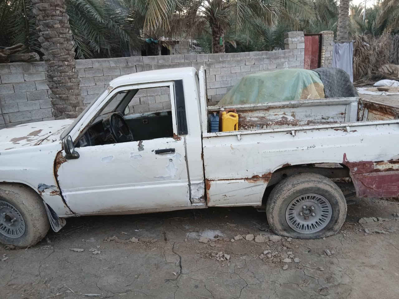 السلام عليكم بيكم ٨٥ تك للبيع كير ومحرك نضيفات بيهه باتري ناكض وتاير نازل لان متروكه اقل من الشهر اكفلك عشائر وعن السرقه يعني كلك بدون مداور فقط ذني الذكرتهن وهاي شوفت العين السعر مليونين وبيها مجال للطيبين للتواصل ماسنجر واتساب على هذا رقمي *********** تريد تتصل هم بالخدمه المكان السماوه المجد
