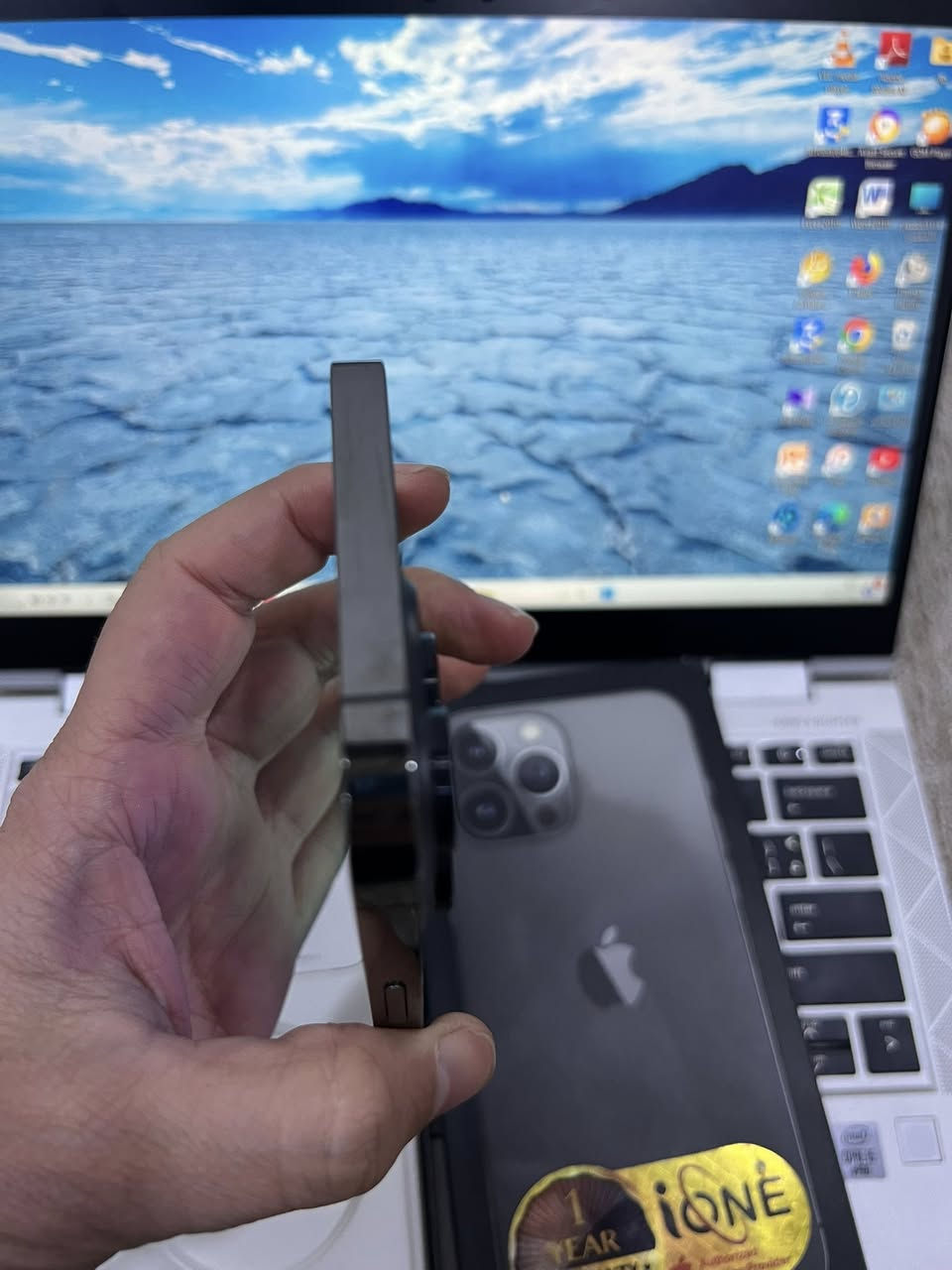 13 برو ماكس
ذاكره 256 
نموذج M تك سيم 
بطاريه 97 
شرط ما مفتوح 
حيل نظيف 
سعر الجهاز 710 
شراي خاص او اتصل 
*********** 
***********
