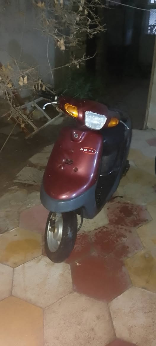 زعره للبيع دراجه مامفتوحه شغاله سلف هندر كهربائيات كله بس سلفه عوزه شخاطه سعره 300 بيه مجال قليل مكان ديوانيه بلاسكان رقم ***********
