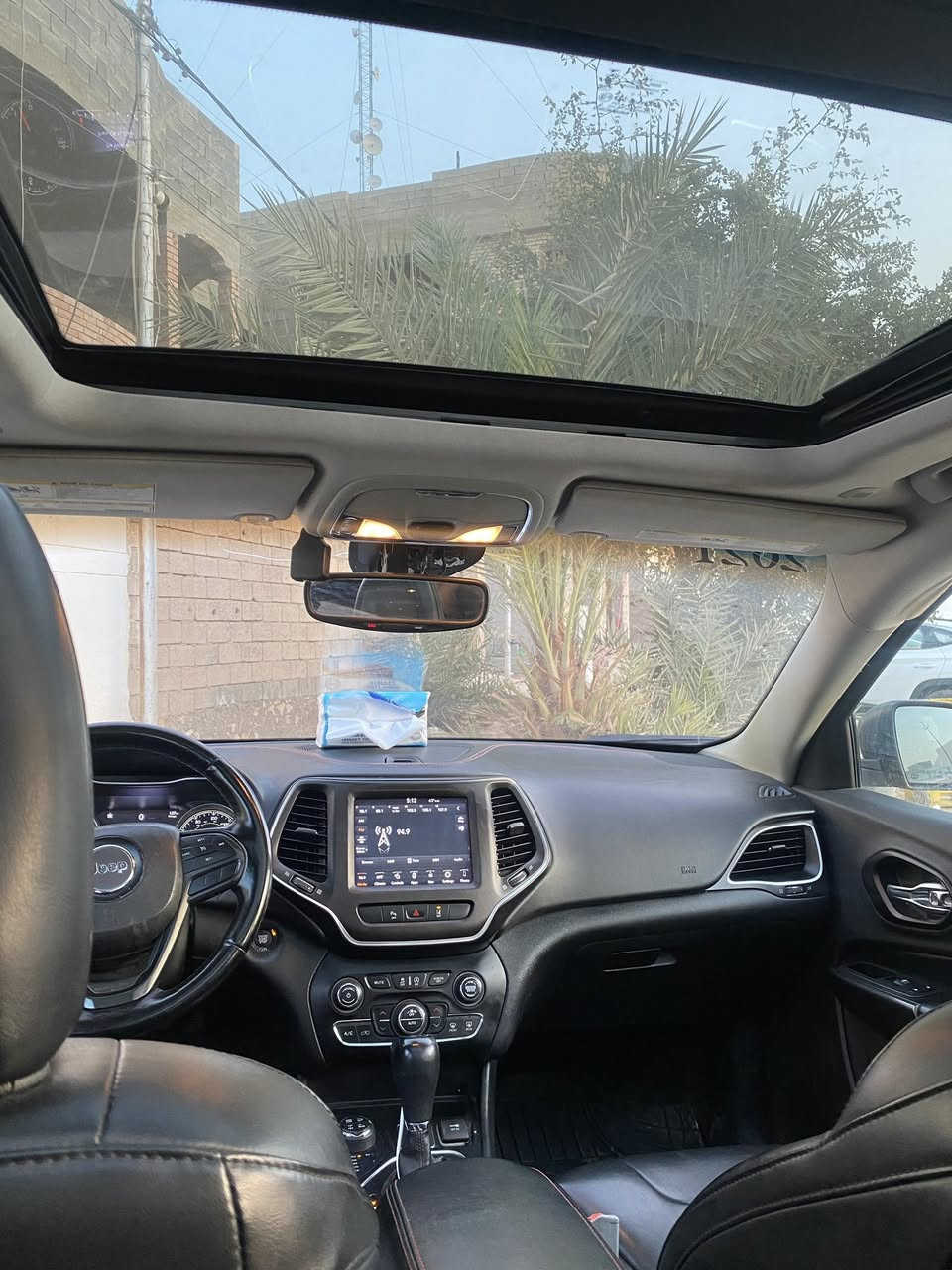 وحش امريكي جيب
شيروكي ترايل هوك ٢٠٢١ 
فول مواصفات 
تشغيل عن بعد 
رادارات 
حساسات 
اشاير مري 
رادار جانبي مع هيتر مري جانبية 
تحديد مسار 
تحكمات ستيرن 
كشن كهرباء جلد. تدفئة تبريد 
ستيرن تدفئة 
فتحة سقف نصف بنوراما 
رقم اربيل بسمي سنوية ورقم انكليزي جديد 
المحرك 3.2 v6  المرغوب 
خمس انظمة قيادة 
لايتات زنون ذكية 
بصمة ابواب مع ترحيب ذكي 
ماشية ٤٩… الف فقط 
ضربتها ب امريكا خشم البنيد عكس السايق 
نصف جاملغ وربع بنيد بدون  دواخل 
السياره جاهزة وهاي تايرها من امريكا جاي تنسه البنجر وغير شي 
سبير منازل 
مكانها الرمادي 
***********
