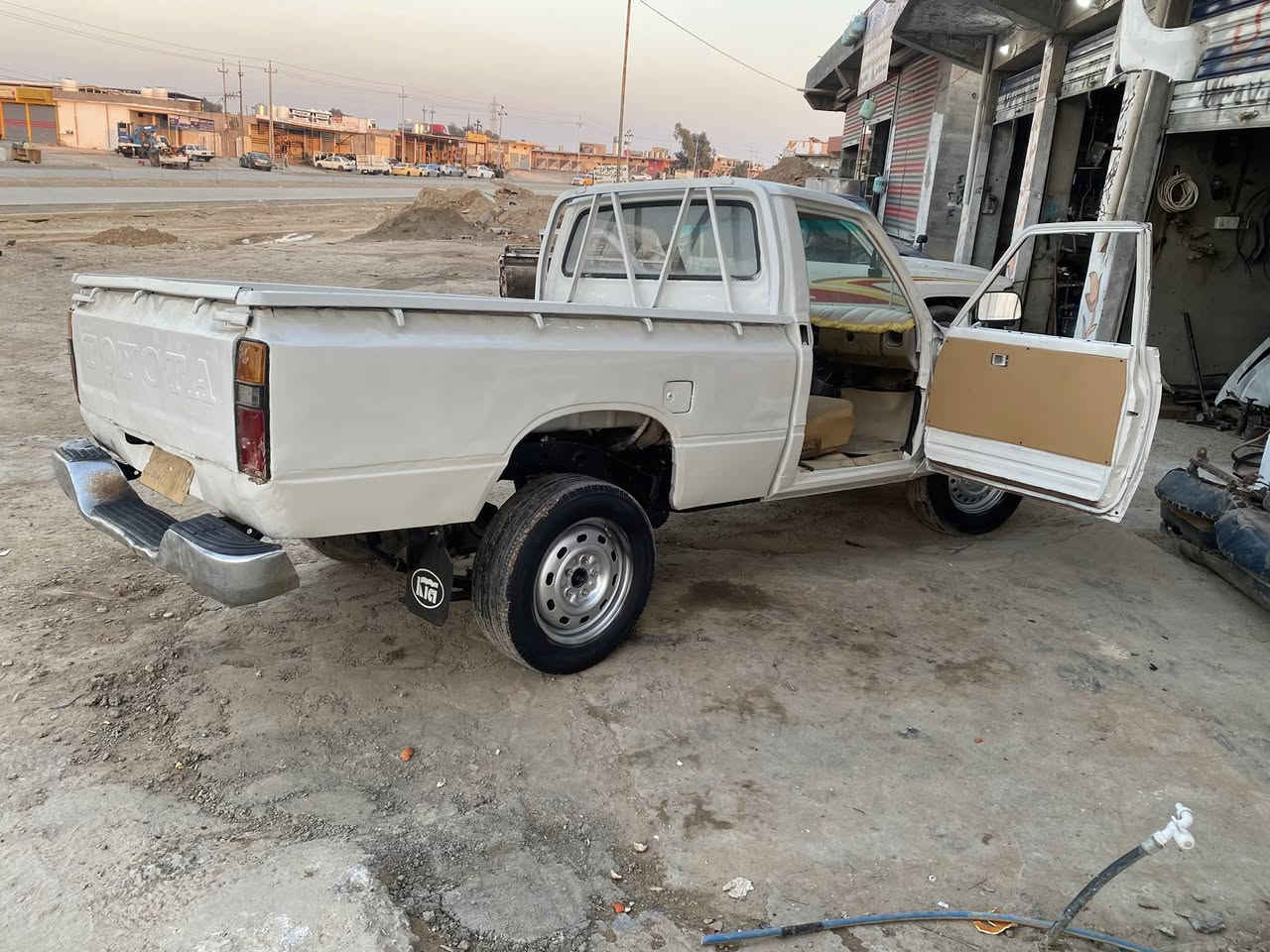 سلام عليكم للبيع تيوتا بيكم ٨٠  تعمير جديد دوشمه جديد صبغ عام جماليه كير اكسن شاصي خير من الله بس محرك بي شويه دخانه تحويل مباشر رقم ديالى صدامي  لاستفسار اتصل *********** مكاني ديالى جلولاء
