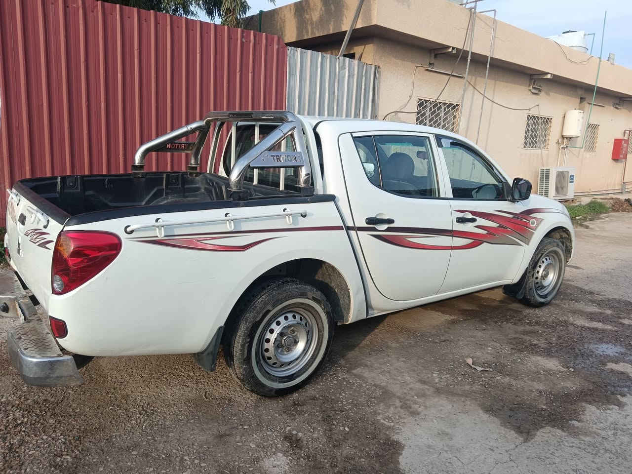 سلام عليكم
مستيبوشي للبيع موديل ٢٠١٠ مكفوله من الصبغ والضربه والتبديل بيها فقط بارد شويه محرك كير اكسل مال شركه بيها تنقيص شي قليل كلش المكان ديالى
 الخالص
السعر ١١٥ وبيها مجال شويه
رقم الهاتف ***********
