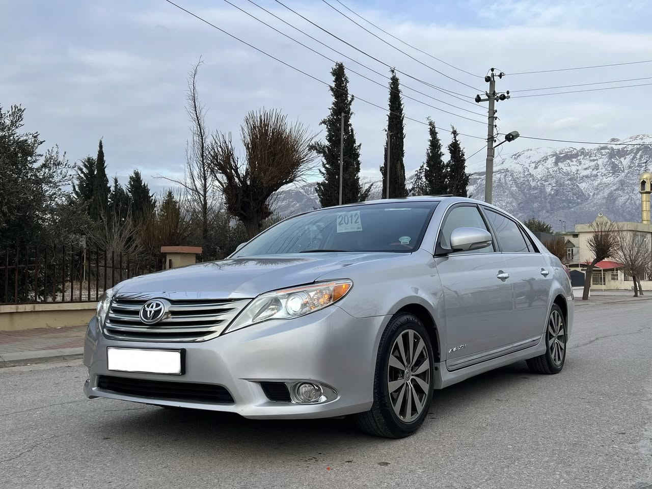 Toyota Avalon 2012
ساخ ساخ دوبەی
١ پارچە ٢ بستی بۆیاخە
مۆدێل ٢٠١١ مانگی ١٠
ئەمریکی بەس بەسمە و پەردە نیە 
سەیارەکە زۆر لۆکە ١١٧ هەزار ڕۆیشتوە 
کوشن و سوکانی لۆکە
گێڕ و مەکینە و هەموو گیانی بەشەرت 
لە دەعامی بۆ دەعامی بەشەرت ناو و دەرەوەی لۆکە 
ژ.م *********** - ***********
