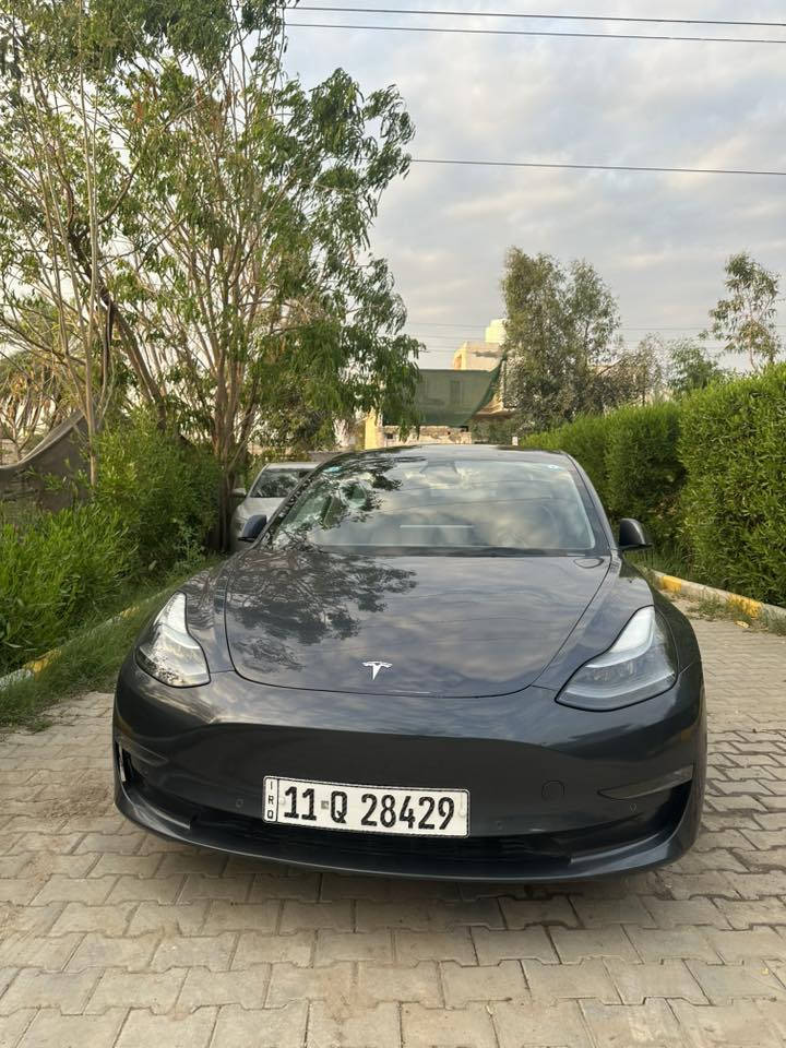 السلام عليكم 

Tesla model 3 dual motor long range 
450 حصان 
من 0-100 4.4 ثواني 

اوف لاين 
ماشية 45 الف 
حادثها بسيط و صور الحادث بالمنشور 
سعرها 155 
بيع او مراوس 
مكانها اليرموك او الشعب 
 ***********
