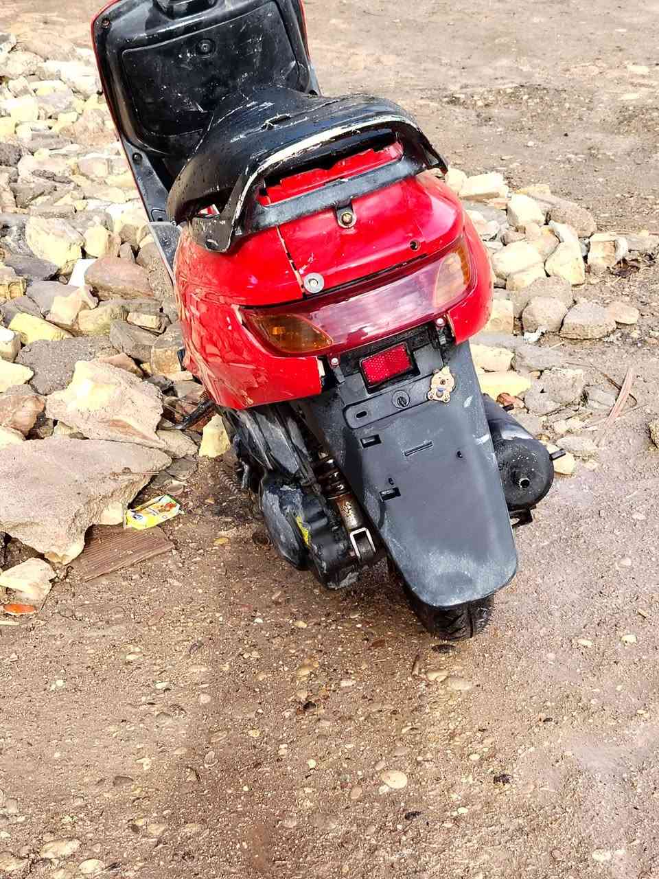 السلام عليكم شباب دراجه فراشه البيع انوع الدراجه كرستال دراجه كماله غراض جديد وكابريتر جديده كهربائيات كامله مكينه مفتوحه مره وحده وراق  نقصه بس باتري السعر(350) 
والمكان ميسان قلعت صالح التواصل على الرقم *********** وبيه مجال الشرايه
