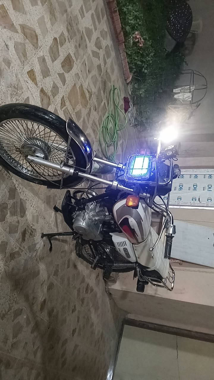 ماطور تايكر رقم نينوى اجنبي شرط مكينه خرسا وتحريكه ومعدل سعر مليون 600 وبي مجال *********** واتساب او خاص
