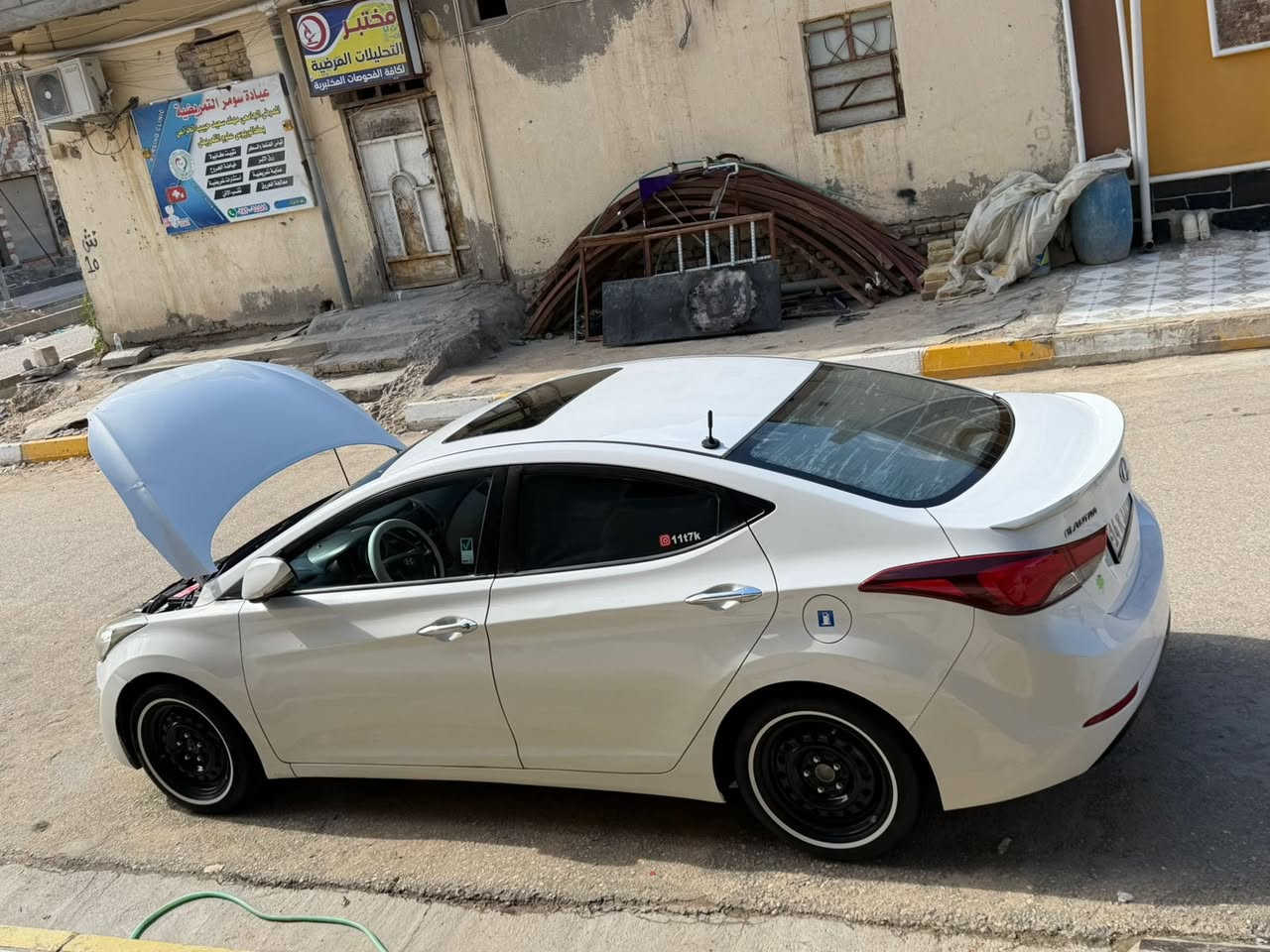 النترا 2015 خليجيه فول مواصفات لو ابيض رقم بصره باسمي رقم دولي مداور ثاني يوم 
السياره جاهزه على اخر حبايه 
تبريد خير من الله 
تخم تاير جديد ابو الخطه 
حداديه توني مسويه من الطول للطول 
كير ومحرك بلجيس 
ربع مذب عليها 
فول مواصفات معروفه مواصفاتها 
فتحه سقف /مراسات شفط / ثلاجه /تحكمات 
مكينه 1800 
بيها صبغ بابين اثر شخط ولباقي كفاله عدا البارد وبيها طخه جوه بلدوسه تاخذها مال جنايه كلش 
موبايل *********** 
مكاني ناصريه حي سومر 
السعر 110
