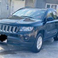 جيب كومباس • ٢٠١٧ • مقاعد جلد