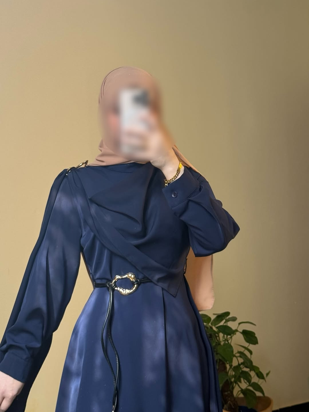 فستان صيفي انيق 
متوفر بلون نيلي فقط اخر قياسات متبقيه 
قياسات من 36 لل 46 
يلبس لحد طول 167 
ولحد وزن 80 
#ملابس #ازياء #محرم #عاشورا #اسود


**إذا كنت صاحب هذا الإعلان وتريد حذفه لأي سبب، رجاءا أرسل رسالة إلى الدعم الفني**