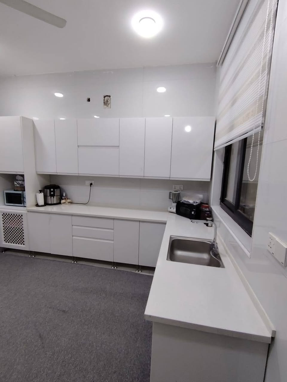 🏘️/ دار للبيع المساحة 160م طابو صرف 
       الواجهة 8 م / النزال 20 
( علماً أن الدار مطلوب 60مليون صندوق الإسكان) 
🧱/ بناء حديث درجة اولى سنة 2026 
الطابق الاول / مطبخ . هول . صالة . غرفة نوم . مجمع صحيات . گراج . صحيات خارجية
الطابق الثاني /  غرفتين نوم . هول . مجمع صحيات 
🌏الموقع / حلة حي 17 تموز خلف معمل  غاز الثورة أو خلف حسينية أحباب الحسين
⭕نستقبل جميع عروضكم السكنية والتجارية والزراعية
#لمعرفة_السعر مراسلة الصفحة أو مراجعة مكتب⬇️
#بشار_للعقار_والمقاولات بداية شارع الحسينية من جهة شارع 60
***********
***********
