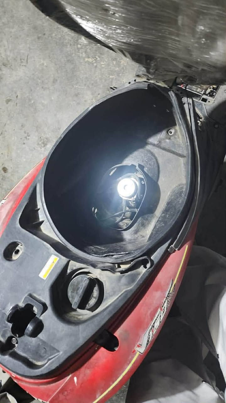 سلام عليكم دراجه سكن صيني محرك ما مفتوح نقص دراجه قبق هندر وسلف وكفر امامي جيب وشغل سعر 180..للاتصال ***********
