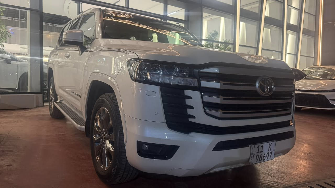 لاندكروز ساز ٢٠٢٥ ماشية ١٤ مقفولة ماعدة شخط صغير بالباب الخلفي حتى ما مكحل جي اكس ار محرك ٤٠٠٠ تنفس طبيعي السعر رجاءاً خاص او واتساب او اتصال 
***********
