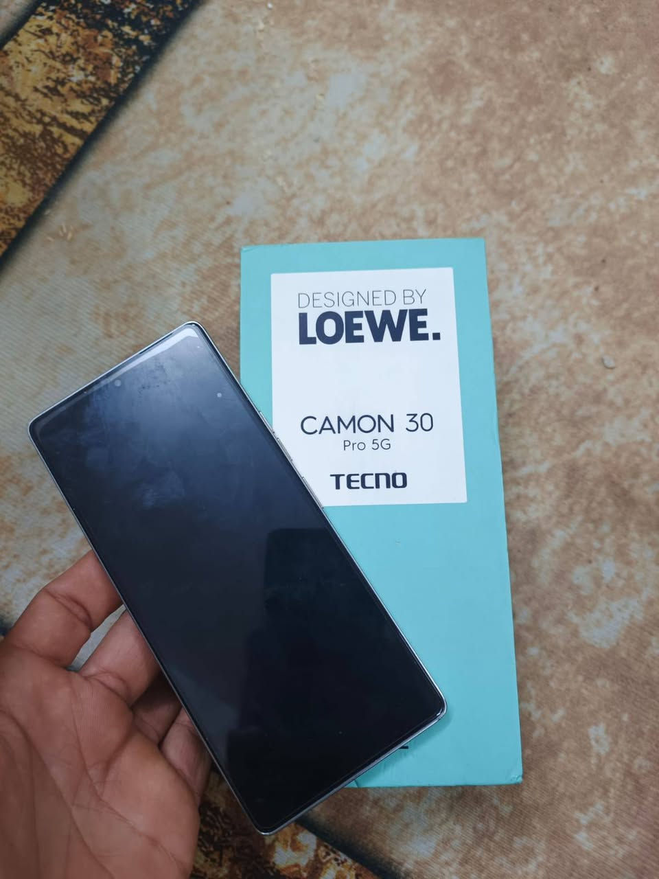 سلام عليكم موبايل تكنو كامون 30 برو 5G كامل مالحقات نضافته 96 البيع سعر 250 وبي مجال الطيبين مستعجل على بيعته ولموشراي لايكسر بسعر رحمه الوالديكم مكاني بصره حي الحسين قرب جامع التقوى ***********
