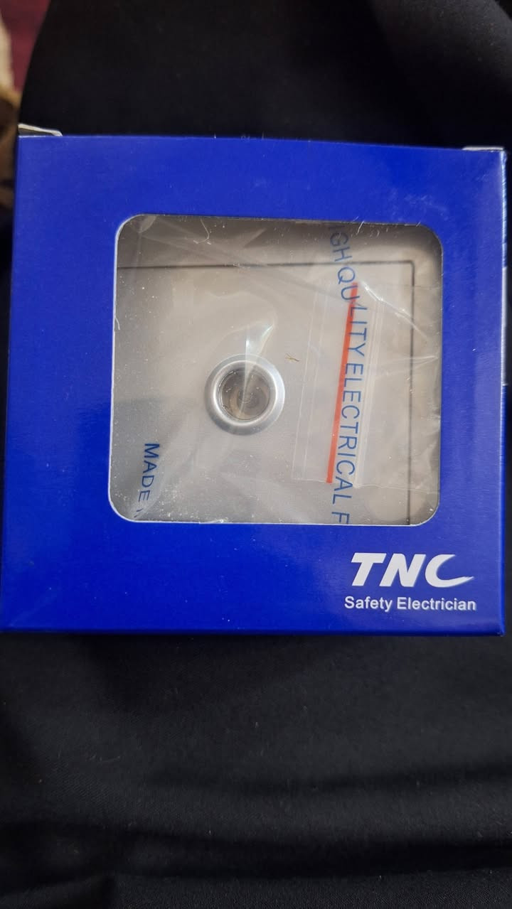 متوفر اكثر ٤٠٠٠ قطعه بسعر جملة للمتهم التواصل على 
وتساب
***********
