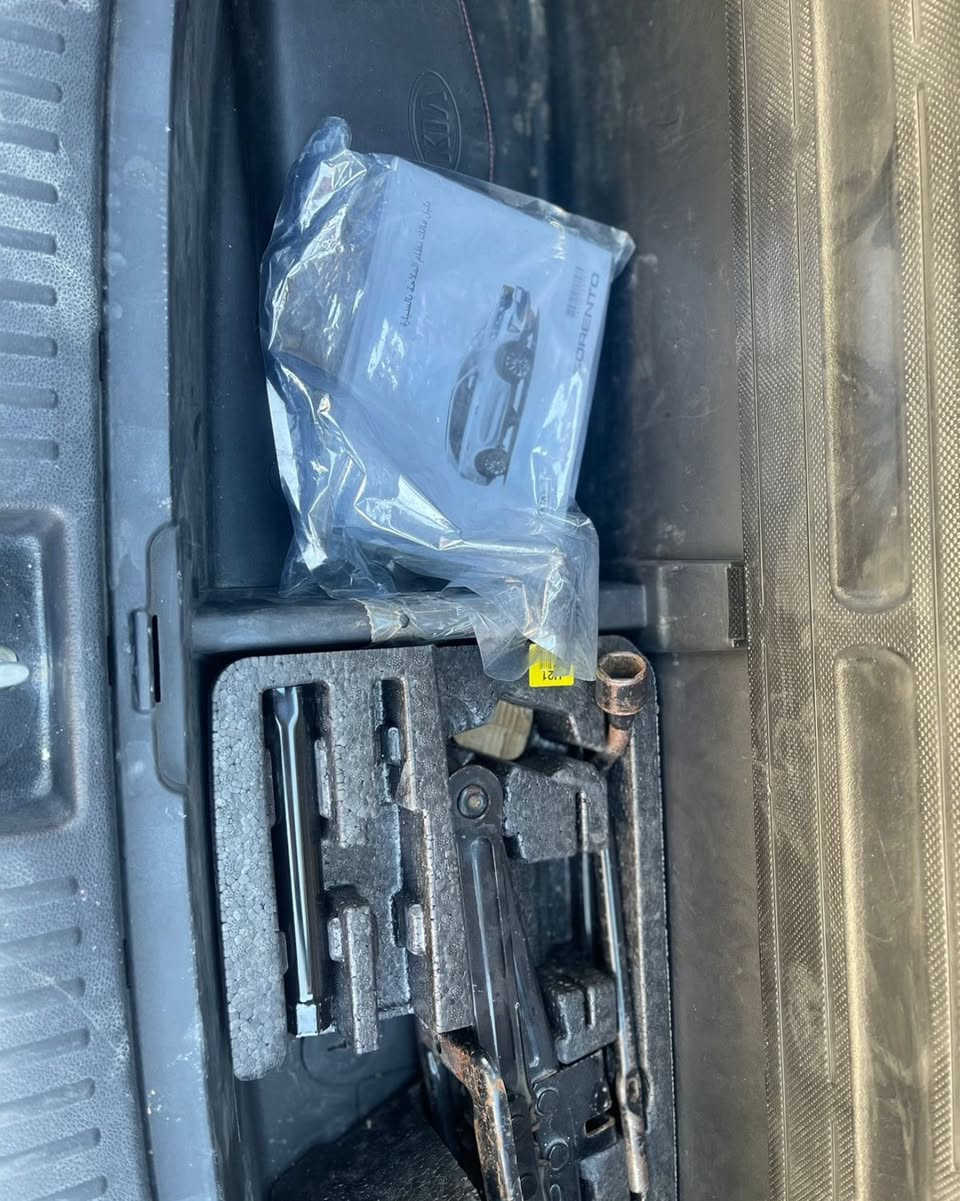 سورنتو ٢٠٢٠ كفاله عامه سياره جديده وأحلى من الصور ماشيه ٨٩ الف فقط رقم بغداد بأسمي تحويل مباشر مكان السياره بابل سعره ٢٤٠ بيه مجال بسيط للاستفسار ***********
