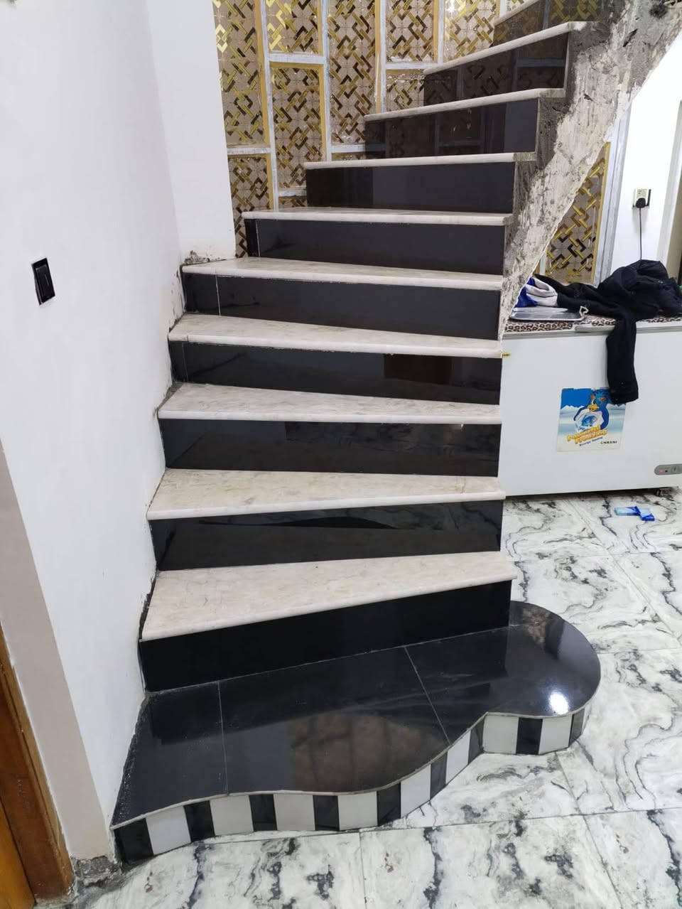 خلفة سراميك جداري ارضي سمنت ماده وجهات عمل درجه اوله ونضيف
*********** وتساب
