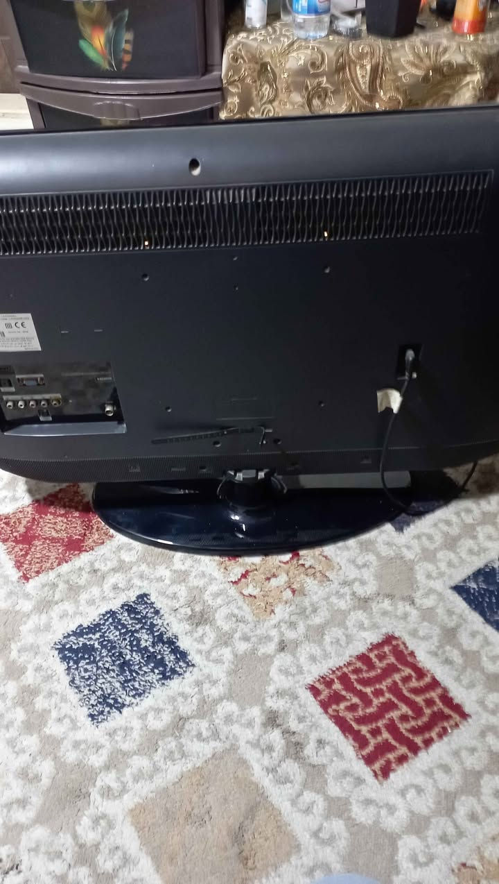 📺 للبيع شاشة Samsung 32 بوصة LCD – نظيفة جداً
✅ شغالة 100% بدون مشاكل
🔌 HDMI + VGA + AV
🎮 مناسبة رسيفر / بلايستيشن / كمبيوتر
🎛️ مع الريموت والقاعدة الأصلية
📍 أربيل
💰 السعر: 110,000 دينار 
📩 التواصل خاص
سبب البيع: تغيير لأكبر أربيل, العراق


**إذا كنت صاحب هذا الإعلان وتريد حذفه لأي سبب، رجاءا أرسل رسالة إلى الدعم الفني**