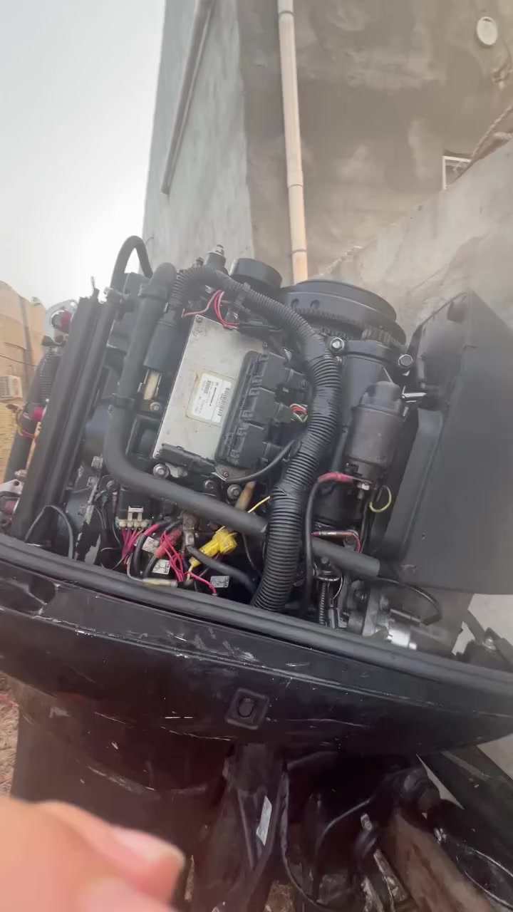 السلام عليكم للبيع مكينه٢٢٥ اوكتماس هاي صور ومقاطع وشوف نضافه كير برادو مامفتوح للاستفسار اتصل بهاذا الرقم ***********
