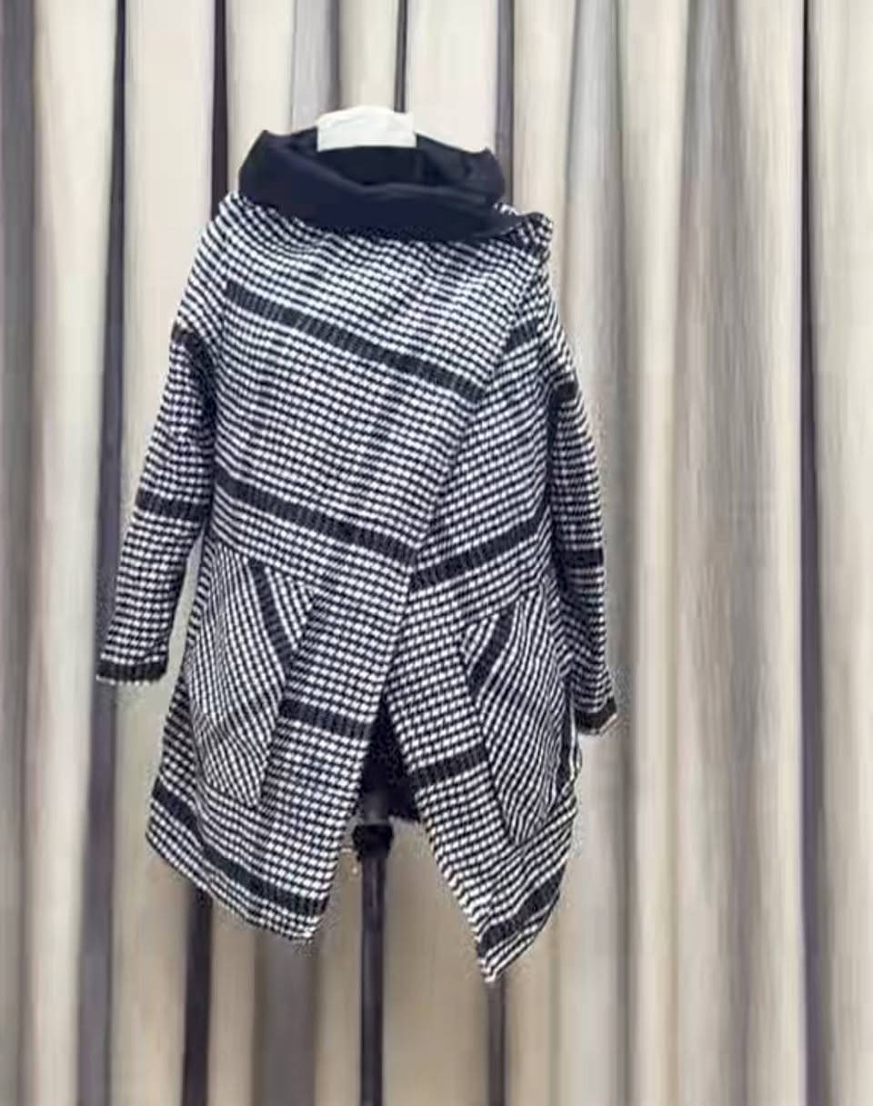 ملابس باله أوربي مامستخدم شرط النظافه واسعار تخفيضات عل 5 و8 و10 يااا بلاش التواصل عل لرقم بي واتساب*********** ويوجد توصيل لكافة أنحاء العراق
