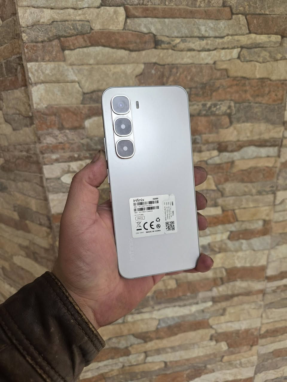 انفنكس هوت 60برو موصفاته معروفه .ملحقاته كامله باكيت وشاحنه والسماعات لبلاديات .نظافه 95% للمراوس لو للبيع سعره 175الف قفل


**إذا كنت صاحب هذا الإعلان وتريد حذفه لأي سبب، رجاءا أرسل رسالة إلى الدعم الفني**